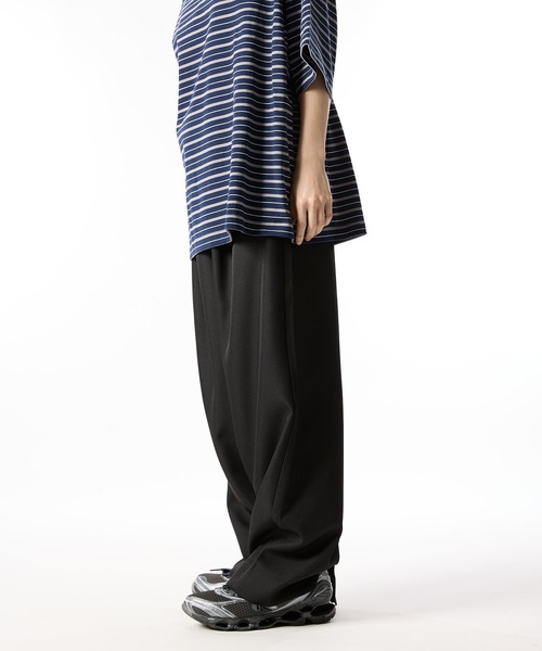 meltum(メルタム)の「3TUCK EASY TROUSERS(スラックス・メンズ・ブラック・MEDIUM/SMALL/LARGE)」の4枚目の写真