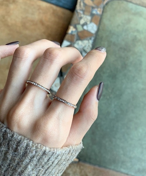 E&C closet…(イーアンドシークローゼット)の「パヴェラインリング(リング・レディース・ピンク/ゴールド/シルバー/ブラック・5/6/7/8/9/10/11)」の1枚目の写真