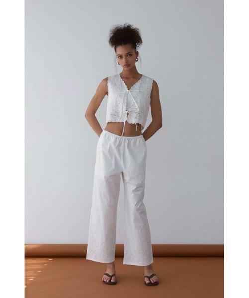 ALEXIA STAM（アリシアスタン）の「Embroidery Cozy Pants /刺繍リラックスパンツ（その他パンツ・レディース・チャコールグレー/ピンク/ホワイト・M/S）」の4枚目の写真