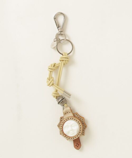 ITTI(イッチ)の「ITTI/イッチ/Art by masasculp & ojagadesign KEYCAP KEYHOLDER / SHIRO(キーホルダー・メンズ・ブラック/アイボリー・F)」の4枚目の写真