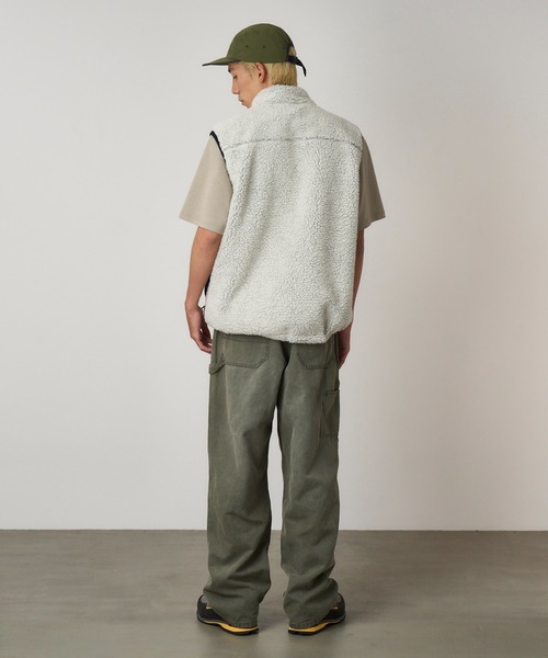 Gramicci(グラミチ)の「REVERSIBLE SHERPA VEST|リバーシブルシェルパベスト(ベスト・メンズ・ナチュラル/ネイビー/オリーブ/チャコール・XXL/S/M/L/XL/XS)」の15枚目の写真