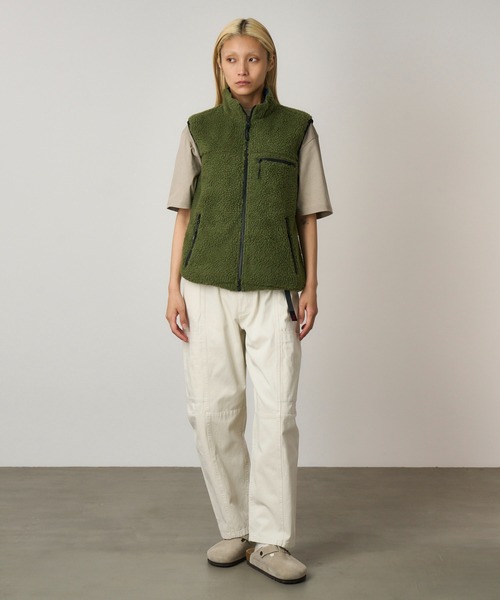 Gramicci(グラミチ)の「REVERSIBLE SHERPA VEST|リバーシブルシェルパベスト(ベスト・メンズ・ナチュラル/ネイビー/オリーブ/チャコール・XXL/S/M/L/XL/XS)」の12枚目の写真