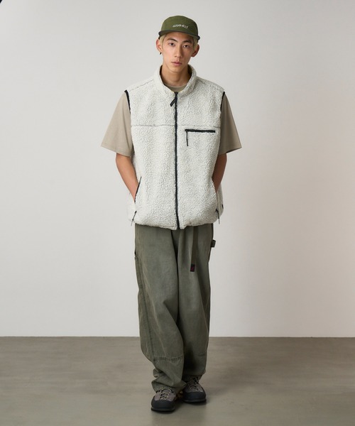 Gramicci(グラミチ)の「REVERSIBLE SHERPA VEST|リバーシブルシェルパベスト(ベスト・メンズ・ナチュラル/ネイビー/オリーブ/チャコール・XXL/S/M/L/XL/XS)」の13枚目の写真