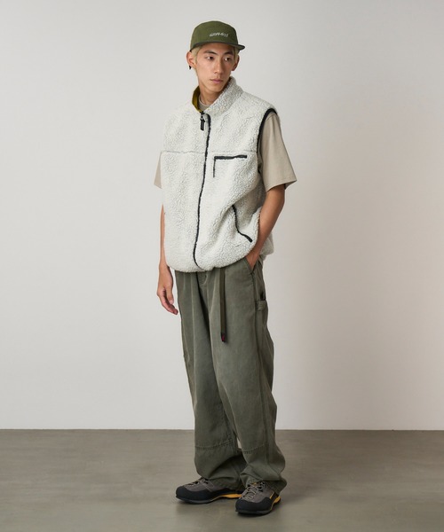 Gramicci(グラミチ)の「REVERSIBLE SHERPA VEST|リバーシブルシェルパベスト(ベスト・メンズ・ナチュラル/ネイビー/オリーブ/チャコール・XXL/S/M/L/XL/XS)」の14枚目の写真