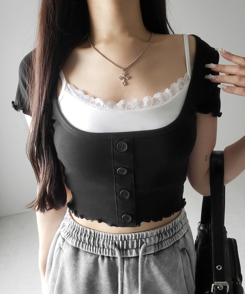 me+em select(ミームセレクト)の「※※【 2点セット 】レイヤードレースキャミソール + スクエアネックフロントボタンTシャツ SET(Tシャツ/カットソー・レディース・ブラック/グレー・FREE)」の2枚目の写真