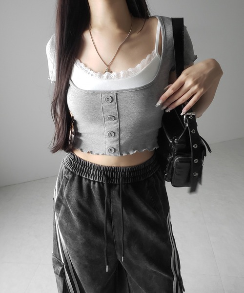 me+em select(ミームセレクト)の「※※【 2点セット 】レイヤードレースキャミソール + スクエアネックフロントボタンTシャツ SET(Tシャツ/カットソー・レディース・ブラック/グレー・FREE)」の11枚目の写真