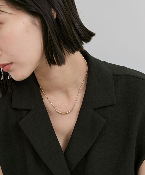 VIS（ビス）の「Uメタルラインネックレス（ネックレス・レディース・ゴールド/シルバー・FREE）」の2枚目の写真