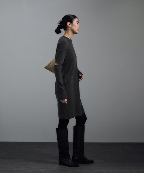 SALON adam et rope'(サロン アダム エ ロペ)の「カシミヤニットミニワンピース(ワンピース・レディース・チャコールグレー/ベージュ系その他・FREE)」の8枚目の写真