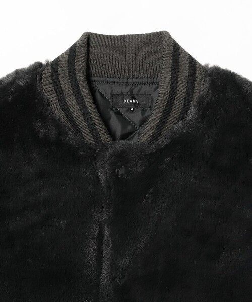 BEAMS(ビームス)の「ワイドフィット フェイクファー バーシティ ジャケット(ブルゾン・メンズ・ブラウン/チャコールグレー・L/M/S/XL)」の4枚目の写真