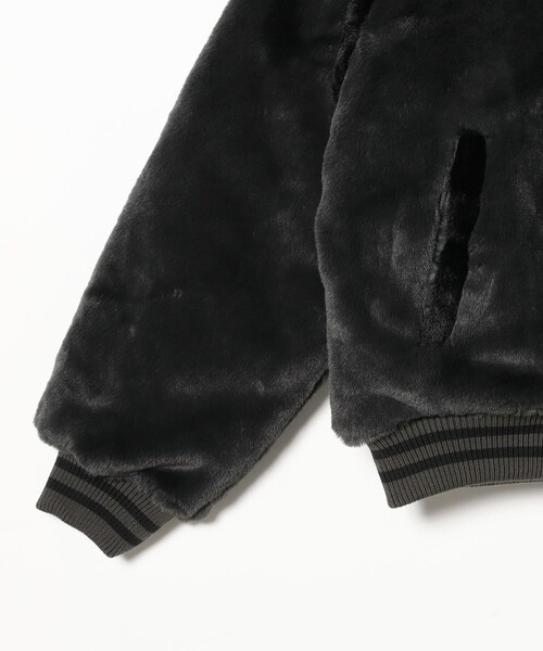 BEAMS(ビームス)の「ワイドフィット フェイクファー バーシティ ジャケット(ブルゾン・メンズ・ブラウン/チャコールグレー・L/M/S/XL)」の5枚目の写真
