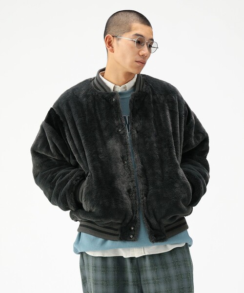 BEAMS(ビームス)の「ワイドフィット フェイクファー バーシティ ジャケット(ブルゾン・メンズ・ブラウン/チャコールグレー・L/M/S/XL)」の16枚目の写真