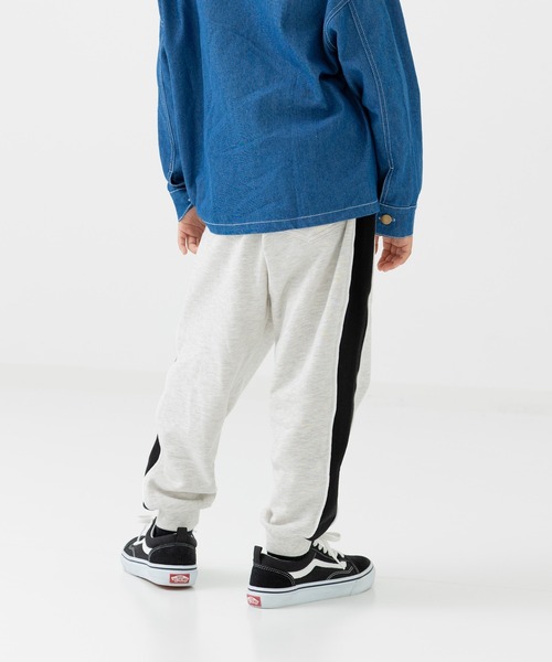 JAM & LINK（ジャムアンドリンク）の「サイド切り替え 裏毛ラインパンツ（スウェットパンツ・キッズ・ブラック/ネイビー/オートミール/サックスブルー・160/150/140/130/120/110/100）」の21枚目の写真