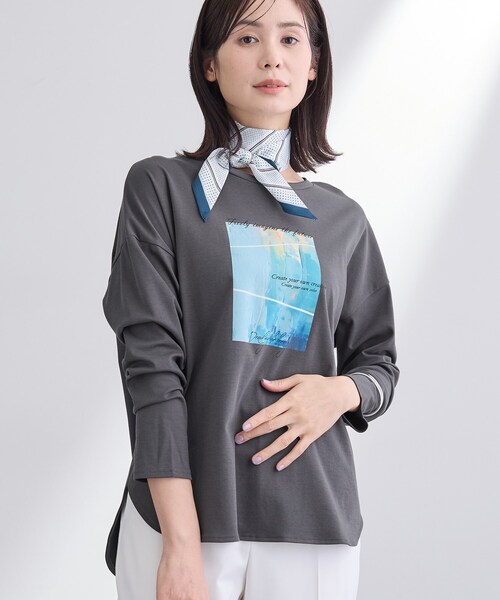 INDIVI(インディヴィ)の「【UVケア】プリントフォトロングTシャツ(Tシャツ/カットソー・レディース・チャコールグレー/ホワイト系6/ホワイト・38/34/15 /13/05/19)」の5枚目の写真