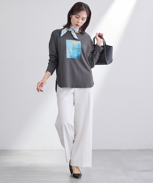 INDIVI(インディヴィ)の「【UVケア】プリントフォトロングTシャツ(Tシャツ/カットソー・レディース・チャコールグレー/ホワイト系6/ホワイト・38/34/15 /13/05/19)」の6枚目の写真