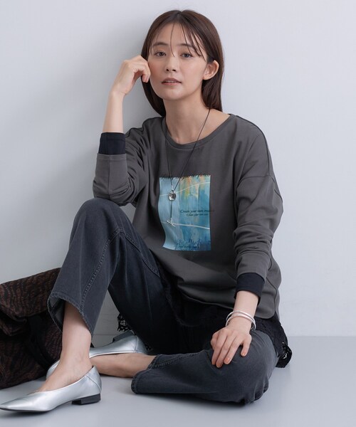 INDIVI(インディヴィ)の「【UVケア】プリントフォトロングTシャツ(Tシャツ/カットソー・レディース・チャコールグレー/ホワイト系6/ホワイト・38/34/15 /13/05/19)」の9枚目の写真