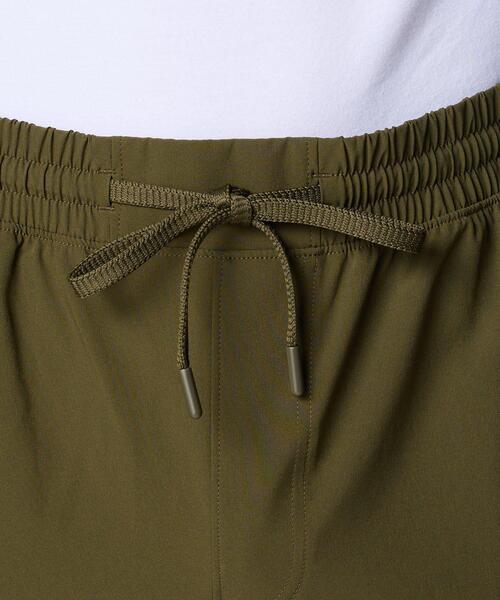 UNDER ARMOUR(アンダーアーマー)の「UAバイブウーブン カーゴパンツ(ライフスタイル/メンズ)(その他パンツ・メンズ・グリーン系・XL/M/L/3XL/2XL/S)」の6枚目の写真