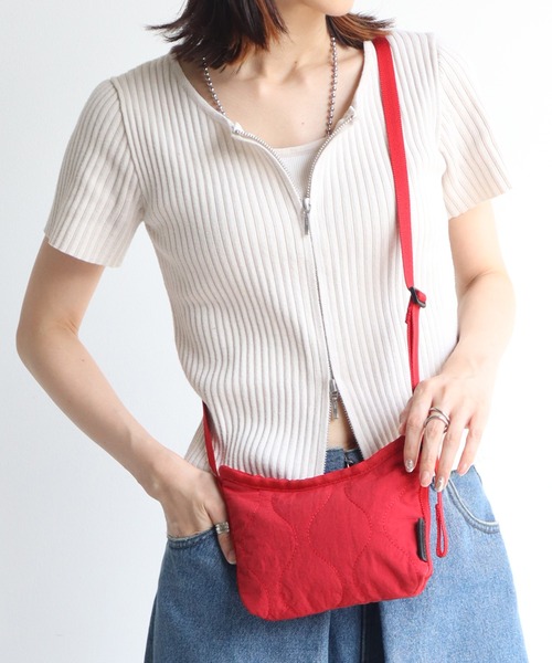 WILD THINGS(ワイルドシングス)の「【WILD THINGS/ワイルドシングス】ひょうたんキルト ボンディング ミニショルダーバッグ(ショルダーバッグ・メンズ・レッド/オフホワイト/ブラック/オリーブ・FREE)」の4枚目の写真