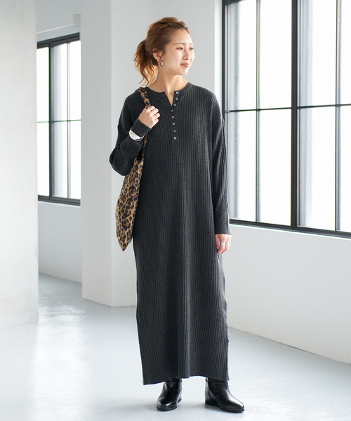 Spick & Span（スピックアンドスパン）の「《手洗い可 / 追加》ヘンリーネックリブニットワンピース（ワンピース・レディース・チャコールグレー/ブラック・FREE）」の21枚目の写真