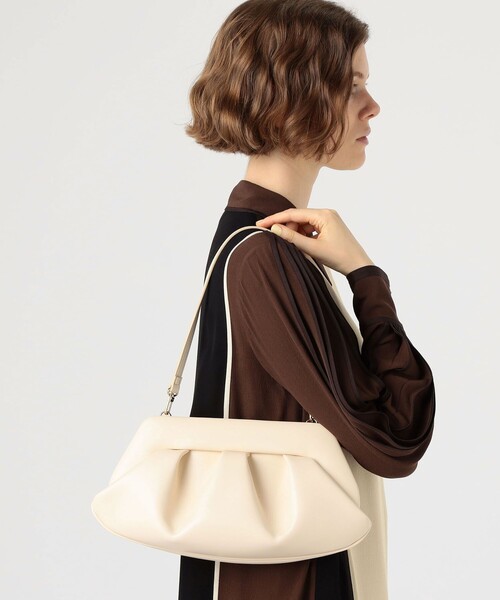 TOMORROWLAND （トゥモローランド）の「THE MOIRe EMERA CLUTCH バッグ（クラッチバッグ・レディース・ブラック/アイボリー・FREE）」の11枚目の写真