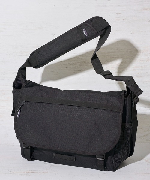 Gramicci(グラミチ)の「【GRAMICCI/グラミチ】CORDURA MESSENGER BAG / コーデュラナイロンメッセンジャーバッグ(ショルダーバッグ・レディース・ブラック/ブルー・FREE)」の2枚目の写真