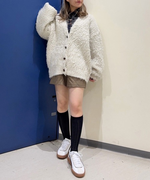 NICOLE CLUB（ニコル　クラブ）の「Vネックプードルカーディガン（カーディガン/ボレロ・レディース・レッド/グレー/ベージュ/グリーン・FREE）」の19枚目の写真