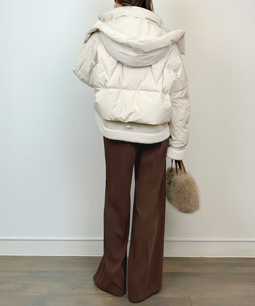 LUGIVA（ルギヴァ）の「ムートン切り替えダウンジャケット（ダウンジャケット/コート・レディース・ブラック/オフホワイト・M）」の10枚目の写真