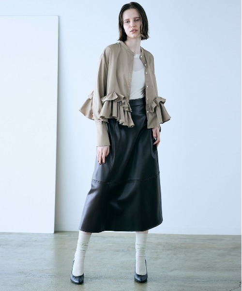 Marilyn Moon(マリリンムーン)の「spiral raffle blouse(シャツ/ブラウス・レディース・ブラック/ホワイト/キャメル・FREE)」の5枚目の写真