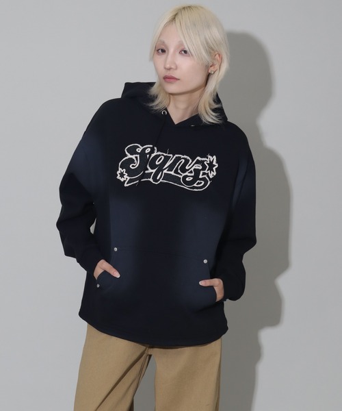 SEQUENZ(シークエンズ)の「【SEQUENZ/シークエンズ】Fringe logo pullover hoodie/別注 ヴィンテージ フリンジロゴ プルオーバーパーカー(パーカー・メンズ・ブラック/ダークネイビー/ダークブラウン/ピンク・S/L/M)」の12枚目の写真