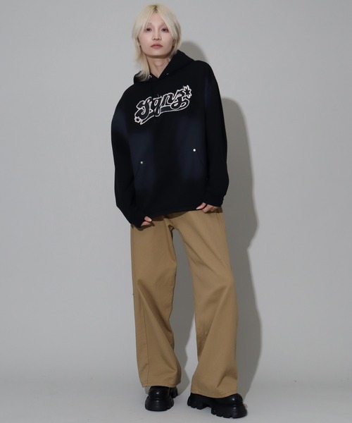 SEQUENZ(シークエンズ)の「【SEQUENZ/シークエンズ】Fringe logo pullover hoodie/別注 ヴィンテージ フリンジロゴ プルオーバーパーカー(パーカー・メンズ・ブラック/ダークネイビー/ダークブラウン/ピンク・S/L/M)」の17枚目の写真
