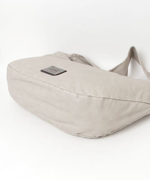 X-girl（エックスガール）の「METAL PLATE LABEL SHOULDER BAG（ショルダーバッグ・レディース・ブラック/オフホワイト・ONE SIZE）」の16枚目の写真