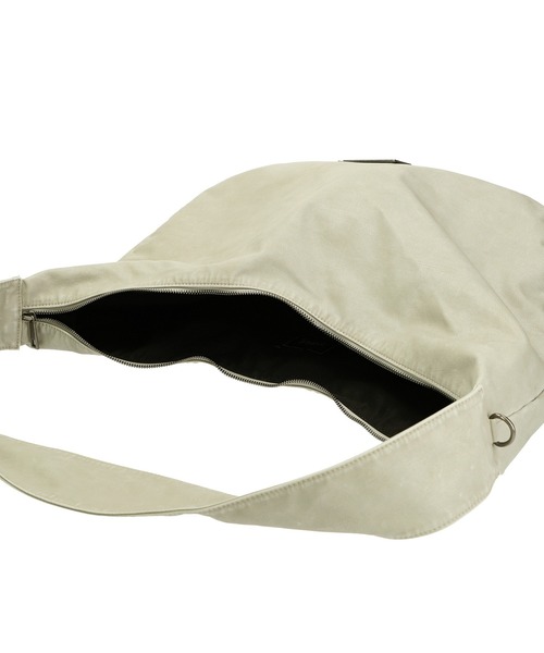 X-girl（エックスガール）の「METAL PLATE LABEL SHOULDER BAG（ショルダーバッグ・レディース・ブラック/オフホワイト・ONE SIZE）」の14枚目の写真