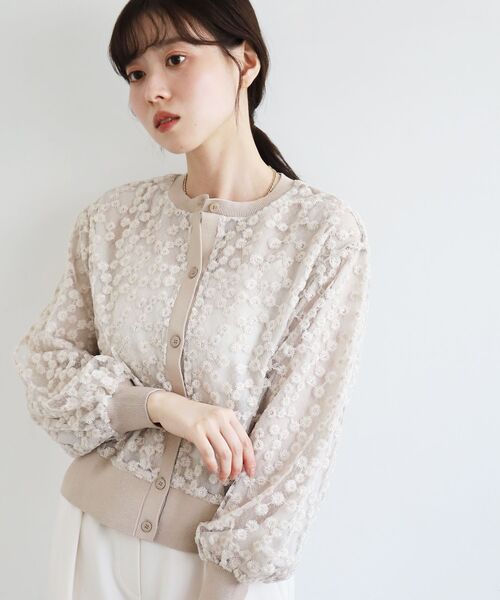 le.coeur blanc(ルクールブラン)の「フラワーレース刺繍ニットカーディガン(カーディガン/ボレロ・レディース・ベージュ/オフホワイト・38)」の22枚目の写真