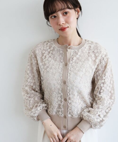 le.coeur blanc(ルクールブラン)の「フラワーレース刺繍ニットカーディガン(カーディガン/ボレロ・レディース・ベージュ/オフホワイト・38)」の21枚目の写真