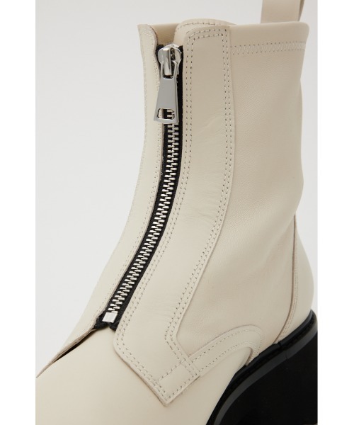STACCATO(スタッカート)の「ミルキーIラインzipブーツ(ブーツ・レディース・ブラック・23.5cm/24.5cm/23.0cm/24.0cm/22.5㎝)」の18枚目の写真
