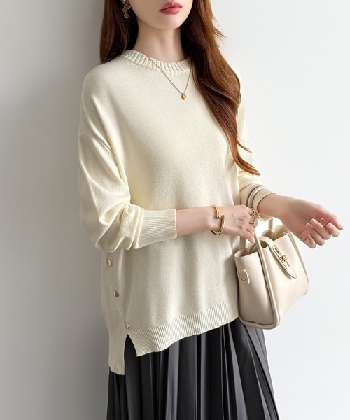 COCOMOMO(ココモモ)の「ロングスリットニット クルーネック ニット バックロング スリット ニット 秋服 冬服(ニット/セーター・レディース・ブラック/ブルーグレー/グレー/ホワイト/ブラウン/ベージュ・FREE)」の6枚目の写真
