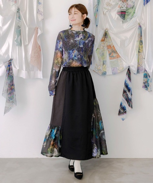 ScoLar（スカラー）の「ScoLar(スカラー) アート花柄チュールロンT（Tシャツ/カットソー・レディース・ブラック・MEDIUM）」の2枚目の写真