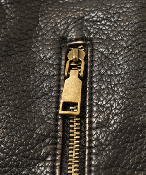 FUNALIVE（ファンアライブ）の「ABETTOR ヴィンテージ加工フェイクレザーセンターZIPデザインスモールDAY BAG（バックパック/リュック・メンズ・ブラック/ブラック系その他・FREE）」の9枚目の写真