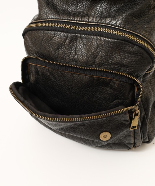 FUNALIVE（ファンアライブ）の「ABETTOR ヴィンテージ加工フェイクレザーセンターZIPデザインスモールDAY BAG（バックパック/リュック・メンズ・ブラック/ブラック系その他・FREE）」の19枚目の写真