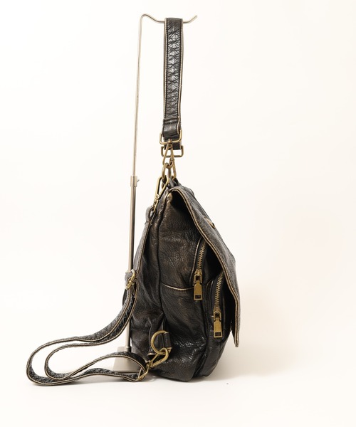 FUNALIVE（ファンアライブ）の「ABETTOR ヴィンテージ加工フェイクレザーセンターZIPデザインスモールDAY BAG（バックパック/リュック・メンズ・ブラック/ブラック系その他・FREE）」の10枚目の写真