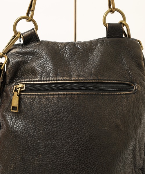 FUNALIVE（ファンアライブ）の「ABETTOR ヴィンテージ加工フェイクレザーセンターZIPデザインスモールDAY BAG（バックパック/リュック・メンズ・ブラック/ブラック系その他・FREE）」の13枚目の写真