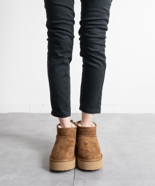 Fabby fabby（ファビィーファビィー）の「ボリュームボアショートブーツ（ブーツ・レディース・キャメル/ブラック・MEDIUM/LARGE）」の14枚目の写真