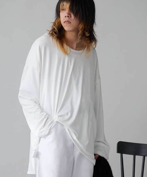 Theater code（シアターコード）の「Oversized Drop-Shoulder Long-Sleeve T-Shirt / オーバーサイズ ドロップショルダー ロングスリーブTシャツ 2026年春夏春服 夏服（Tシャツ/カットソー・メンズ・ブラック/ホワイト・FREE）」の4枚目の写真