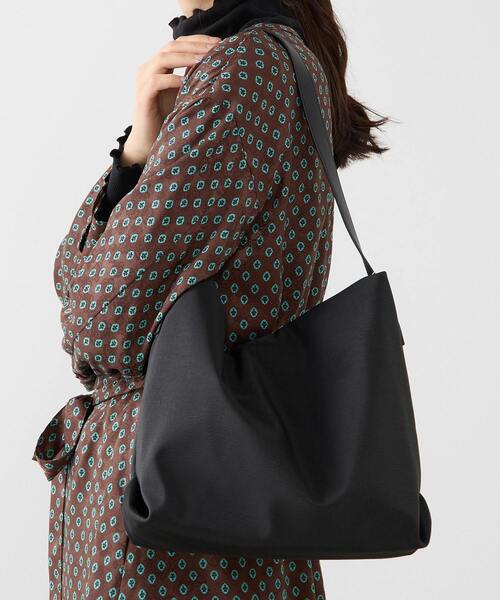 MELROSE claire（メルローズ クレール）の「【ギャザーショルダーバッグ】（ショルダーバッグ・レディース・ブラック/モカ・FREE）」の2枚目の写真