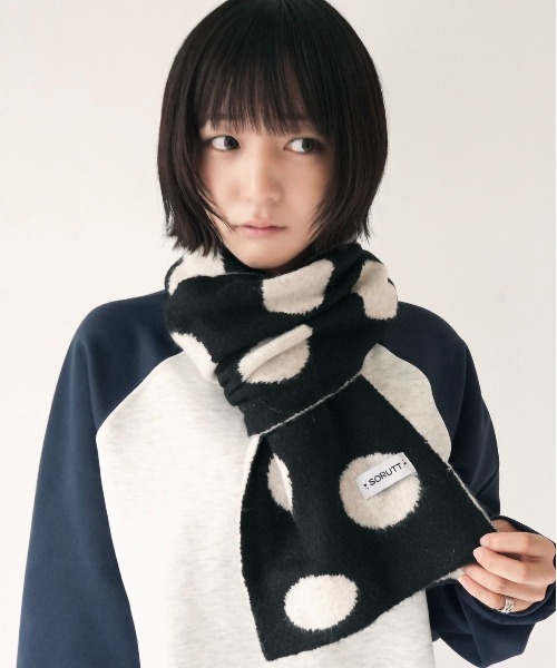 Port（ポート）の「【 SORUTT / ソルト 】 ドット柄 ニット マフラー #（マフラー・レディース・ブラック/ベージュ・FREE）」の6枚目の写真