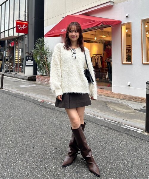 mystic(ミスティック)の「【前後2way】ふわふわシャギーニット(ニット/セーター・レディース・レッド/ブラウン/ピンク/アイボリー/チャコールグレー/ブルー・FREE)」の19枚目の写真