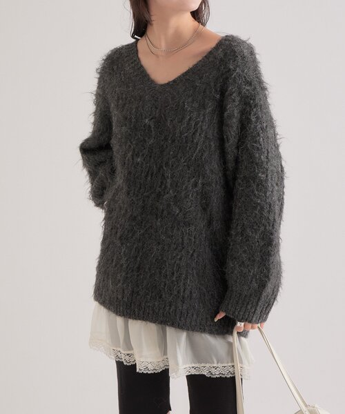 mystic(ミスティック)の「【前後2way】ふわふわシャギーニット(ニット/セーター・レディース・レッド/ブラウン/ピンク/アイボリー/チャコールグレー/ブルー・FREE)」の17枚目の写真