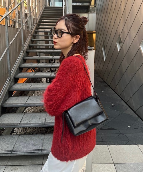 mystic(ミスティック)の「【前後2way】ふわふわシャギーニット(ニット/セーター・レディース・レッド/ブラウン/ピンク/アイボリー/チャコールグレー/ブルー・FREE)」の12枚目の写真