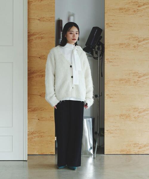 URBAN RESEARCH ROSSO WOMEN（アーバンリサーチ　ロッソ）の「Mewl　ファーカーディガン（カーディガン/ボレロ・レディース・オフホワイト/ブルー/ブラック・FREE）」の11枚目の写真