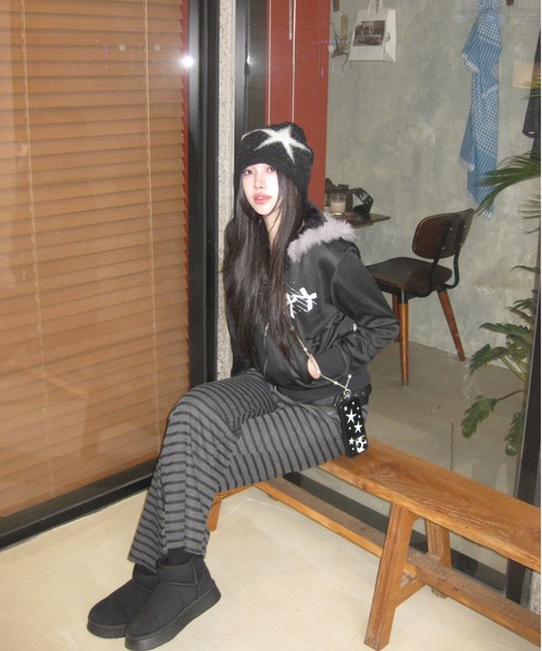 Vini（ヴィニ）の「ユニセックスボーダースウェットパンツ（スウェットパンツ・レディース・ダークグレー/ライトグレー・MEDIUM）」の9枚目の写真