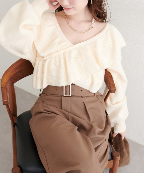 natural couture（ナチュラルクチュール）の「【WEB限定】クロスフリルニット（ニット/セーター・レディース・ブラック/アイボリー/ピンク/チャコールグレー・FREE）」の2枚目の写真